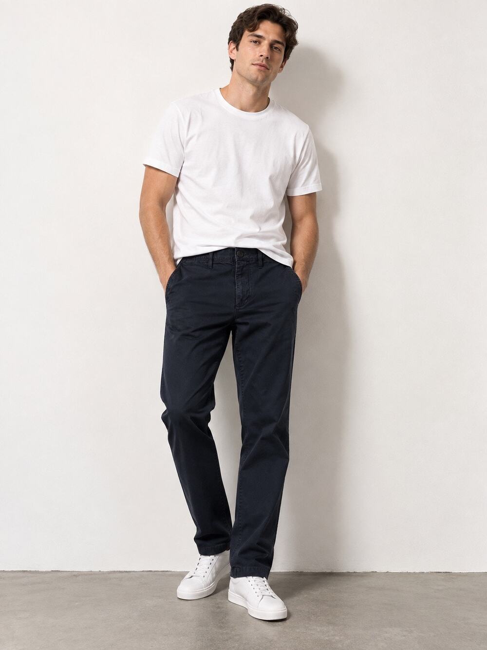 Gap Khakis Straight Fit Comfort Stretch Men’s Pants – Navy – Size 32/34